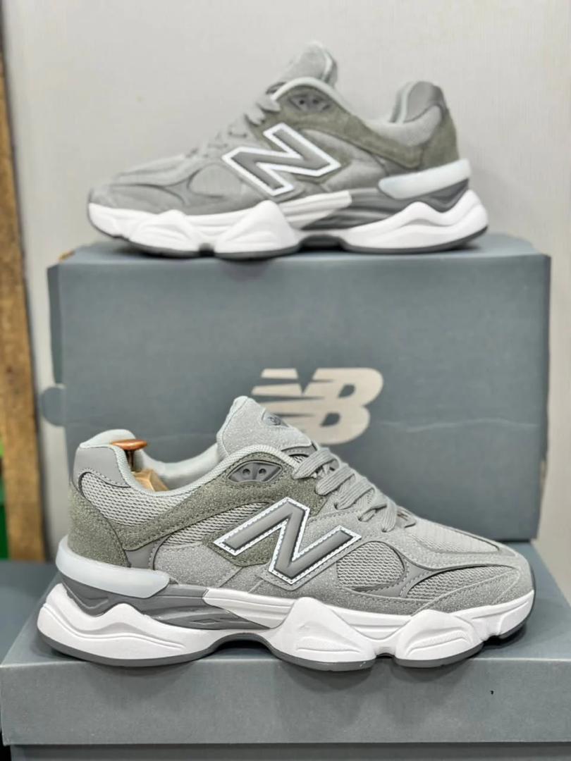 NEW BALANCE GRIS - solde